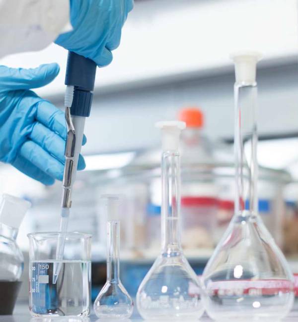 scientist-in-lab-2023-11-27-05-17-48-utcbb